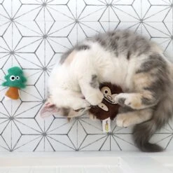 Mad Cat Sassy Sasquatch Catnip & Silvervine Cat Toy -Pawfect Care 181822 PT3. AC SS1800 V1637612203