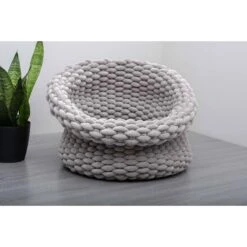 Mau Lifestyle Velvety Hand Woven Single Weave Cat Bed -Pawfect Care 221498 pt3. AC SS1800 V1581713049