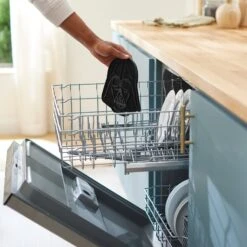 STAR WARS DARTH VADER Silicone Dog & Cat Lick Mat 11 STAR WARS DARTH VADER Silicone Dog & Cat Lick Mat -Pawfect Care 315335 PT6. AC SS1800 V1647282471